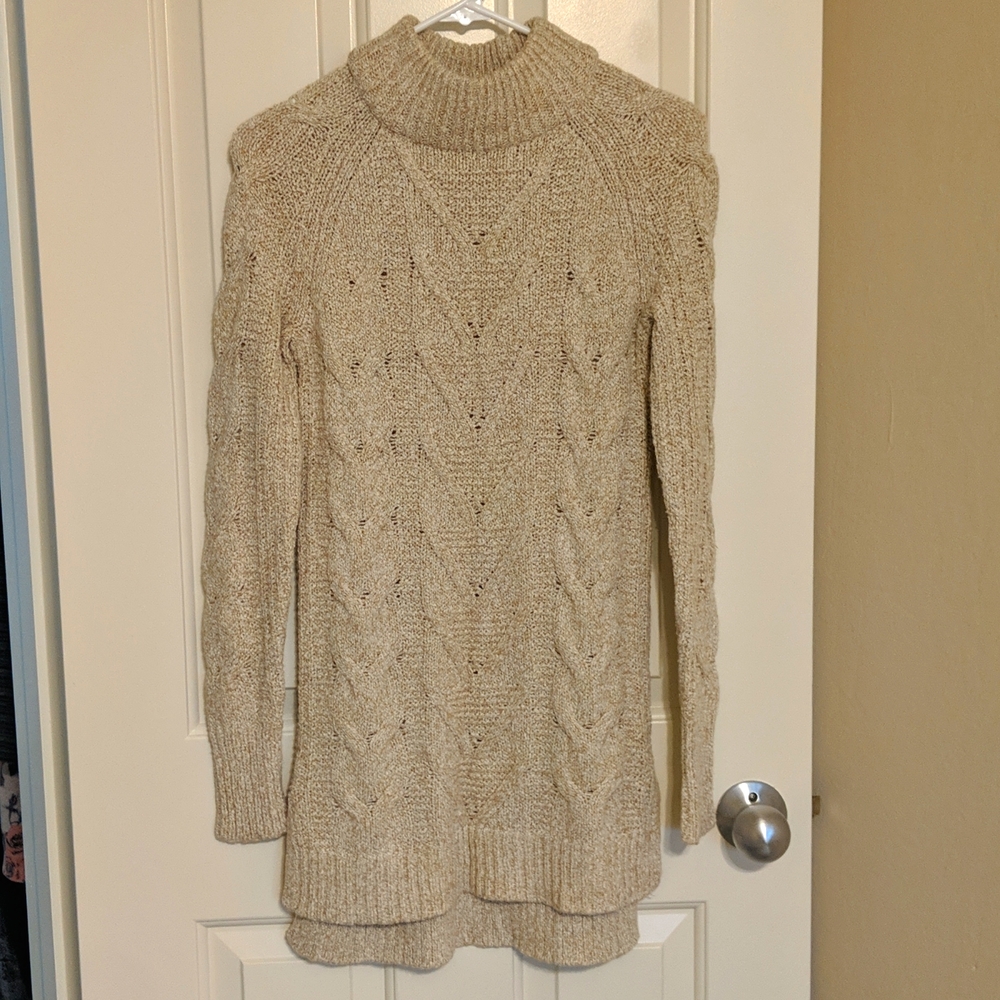 Sweater dress in cream color